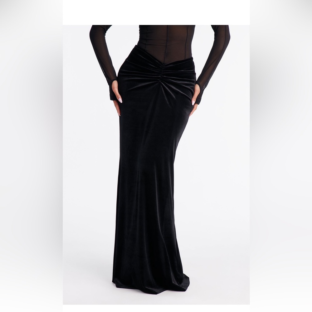 Fashion Nova Black Velvet Maxi Skirt